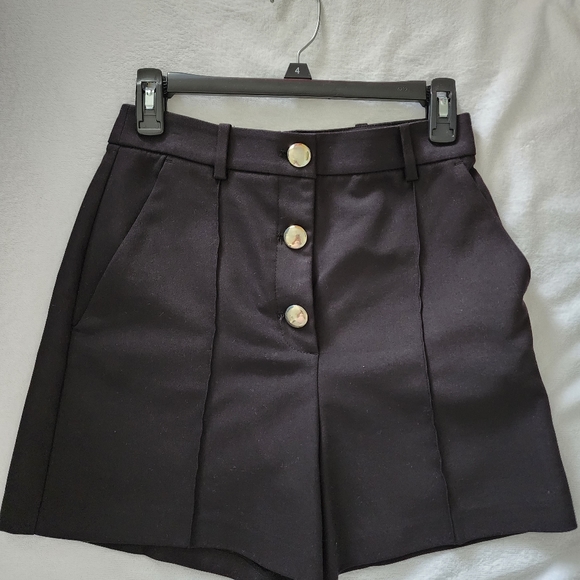 Zara Pants - Zara black shorts size S